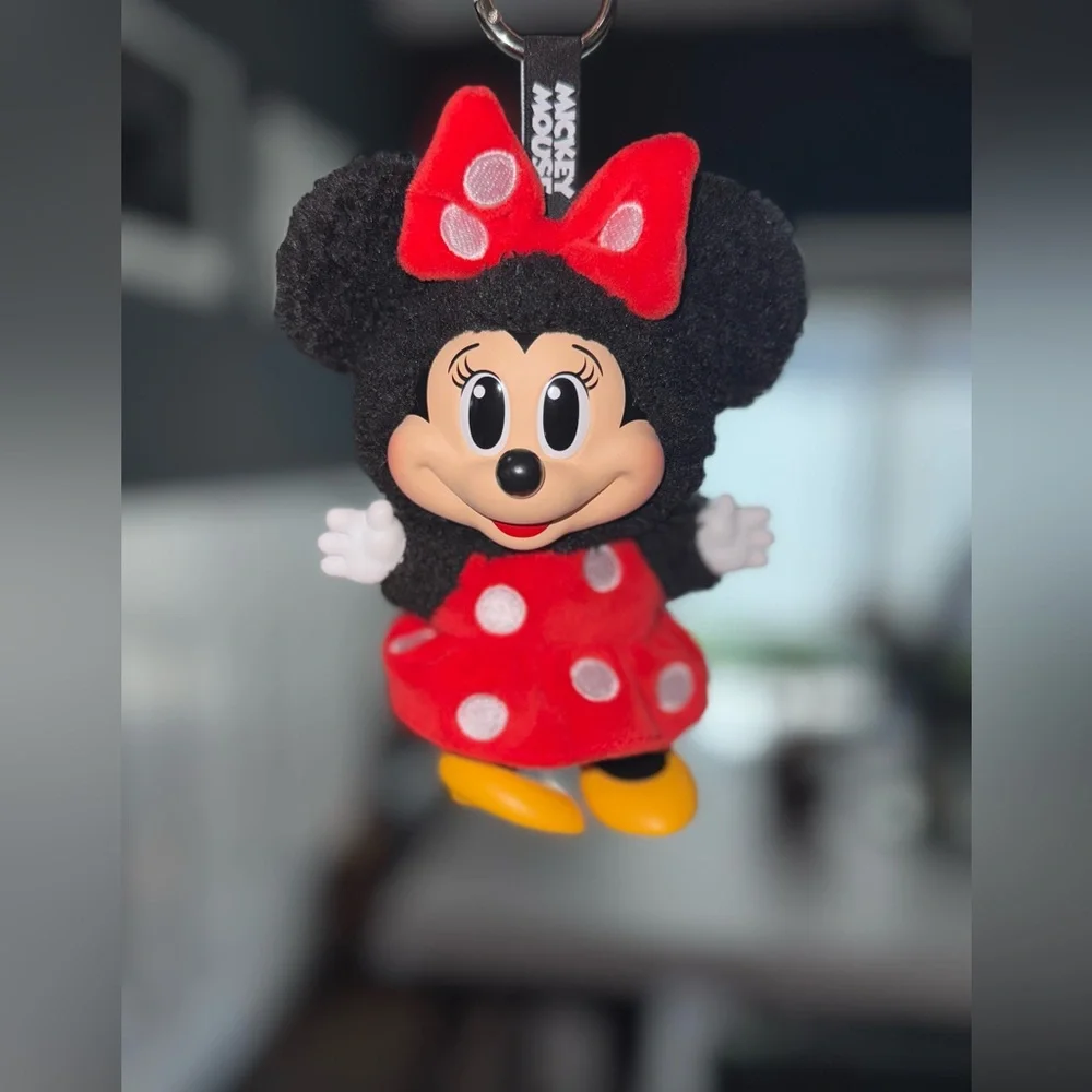 Mickey & Family Disney Minnie Mouse Pop Mart - Picture 2 of 2